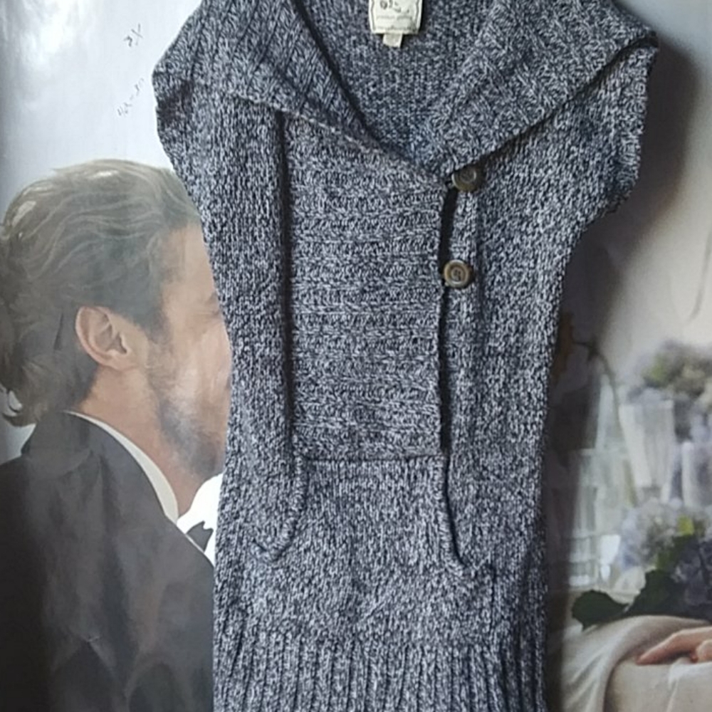 Size LARGE Lady's grey shirt with a hoodie